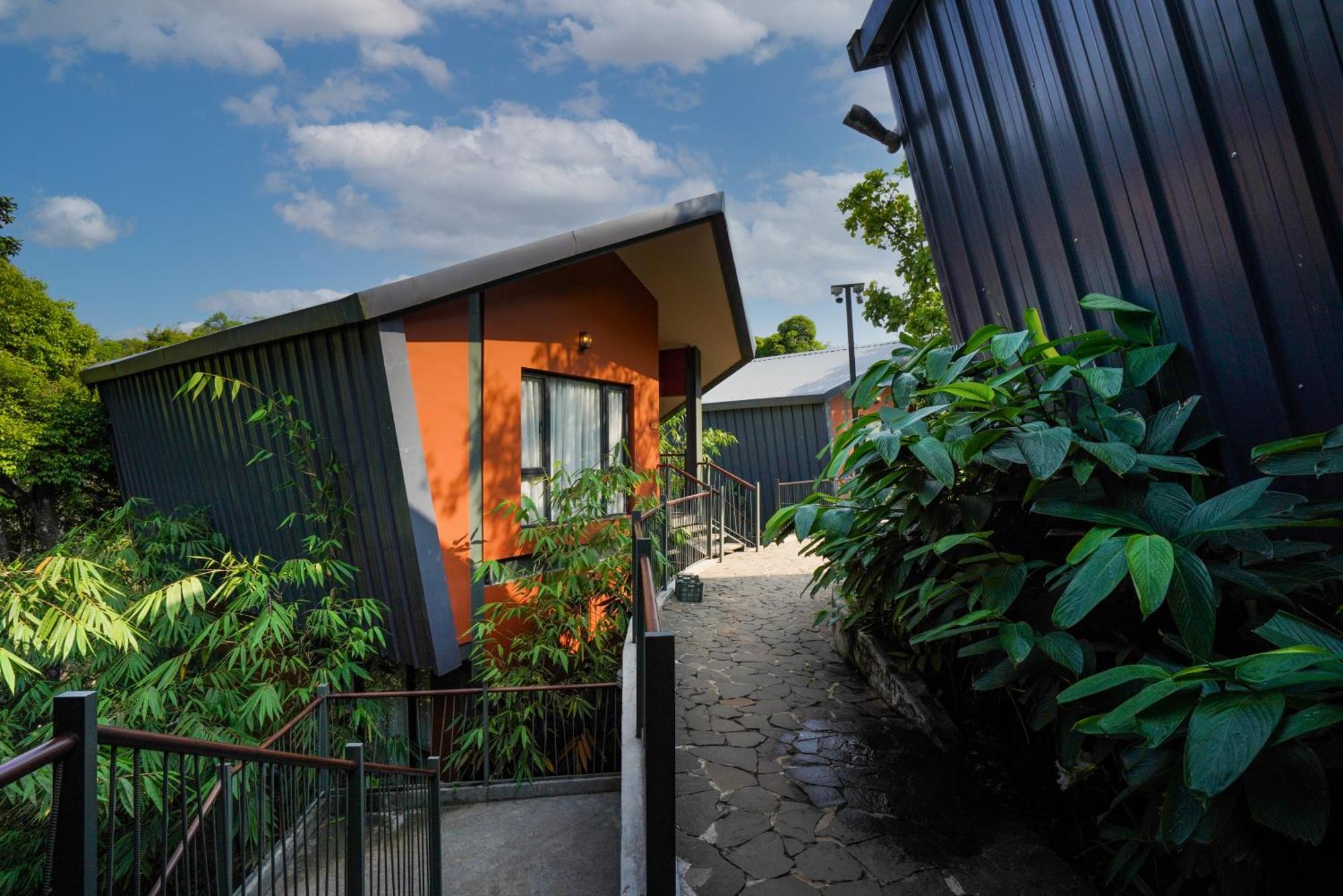Vyna Hillock Resort And Spa 비티리 외부 사진