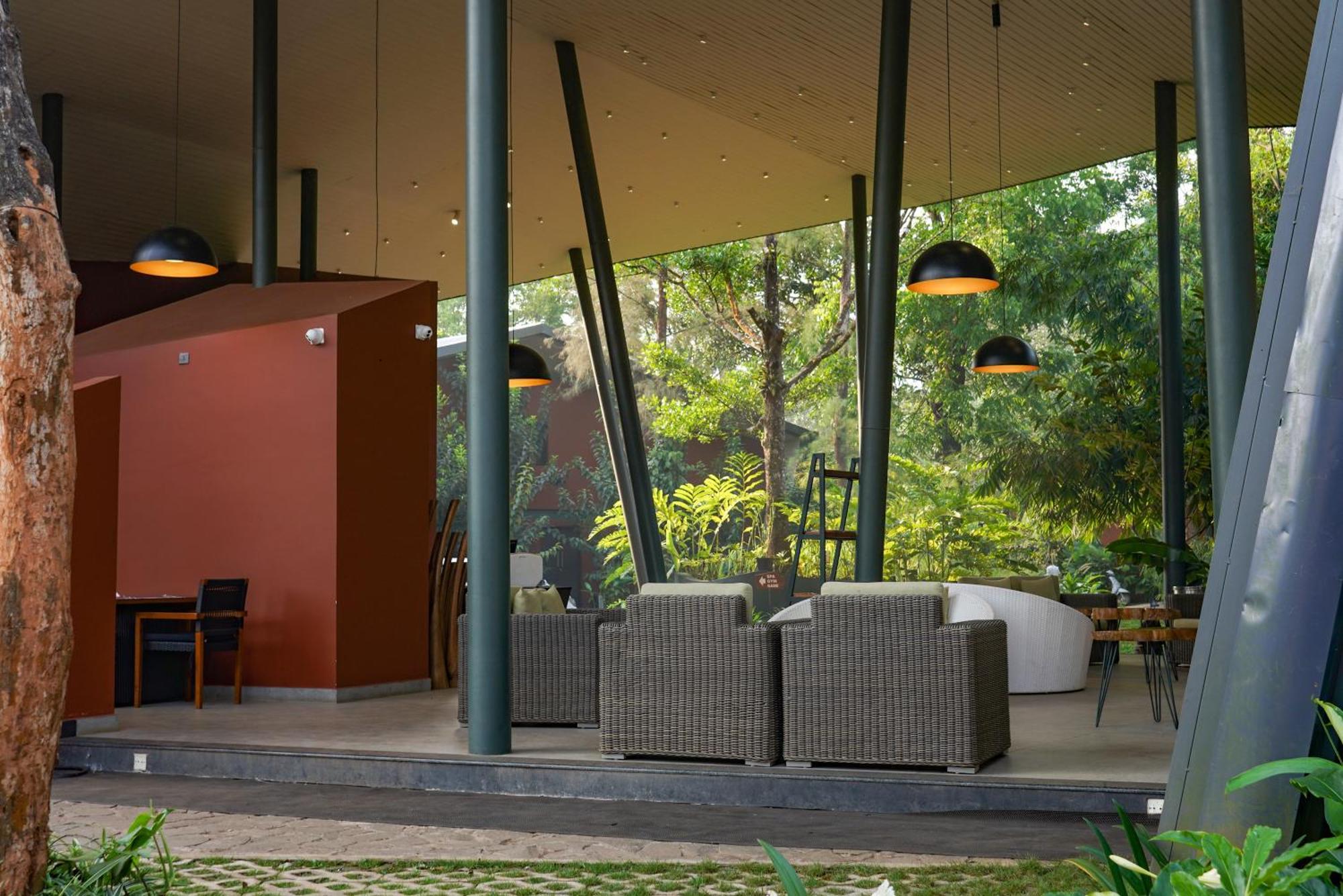 Vyna Hillock Resort And Spa 비티리 외부 사진