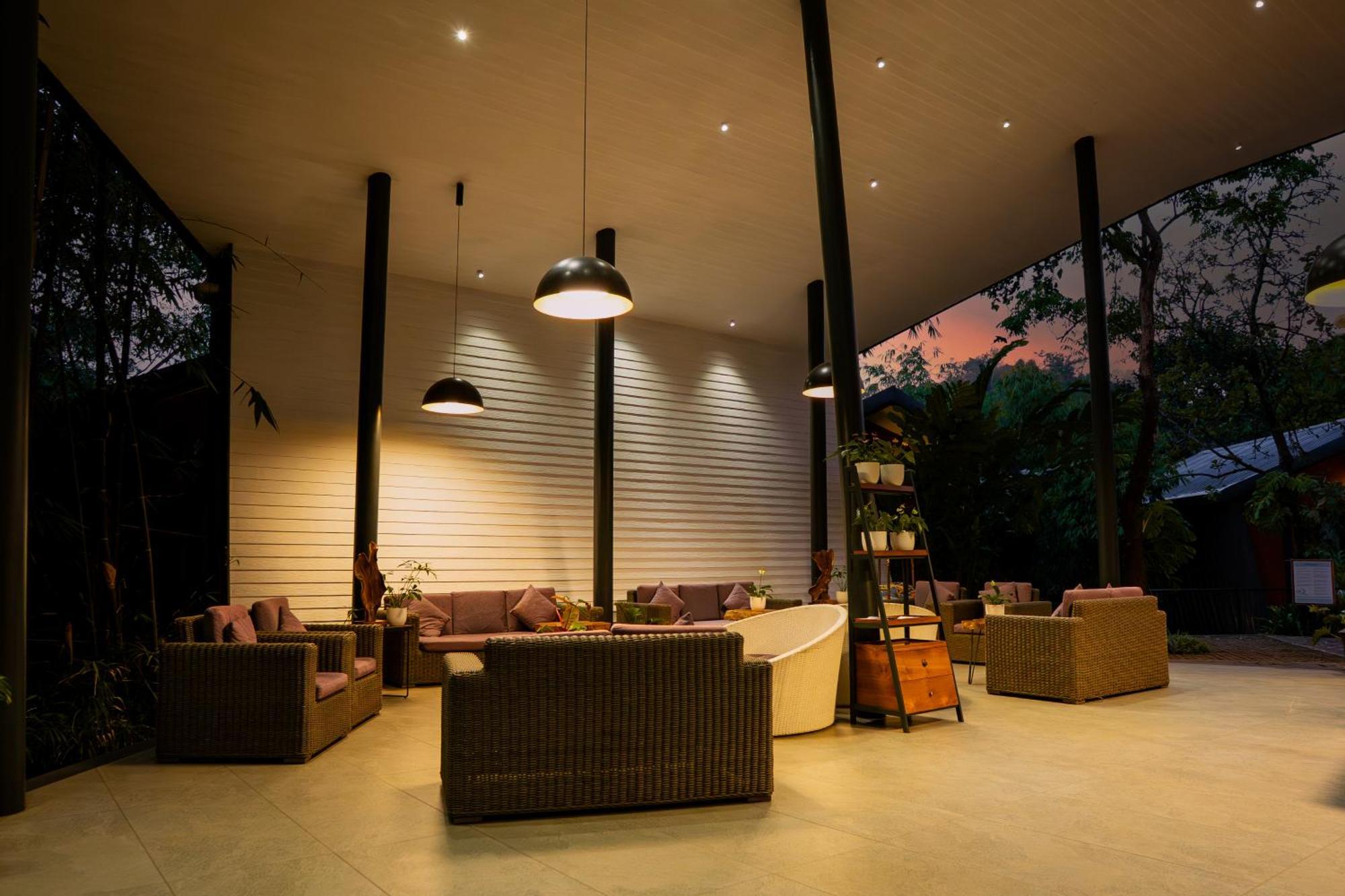 Vyna Hillock Resort And Spa 비티리 외부 사진